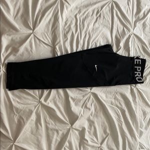 Small Nike Pro leggings